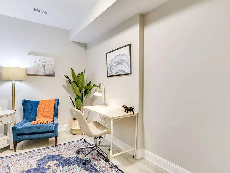 1013 E St SE #3 — Photo 7