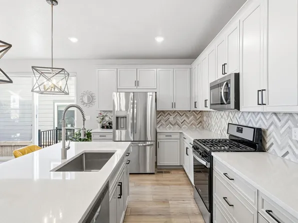 8453 Gladiola Ct #A, Arvada, CO 80005