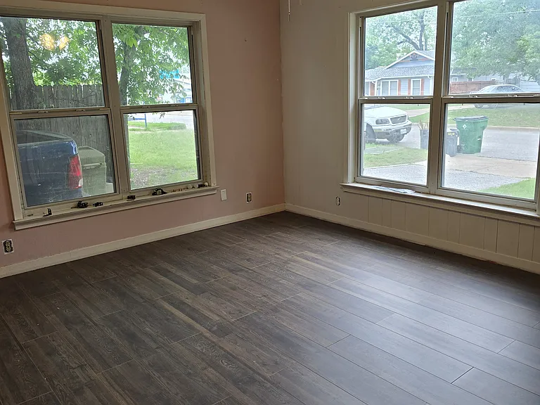 1620 Oakwood St — Photo 24
