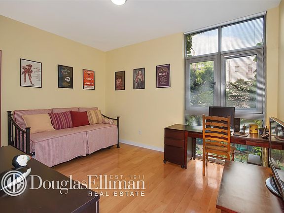 3rd image of 82 Guernsey St APT 1B