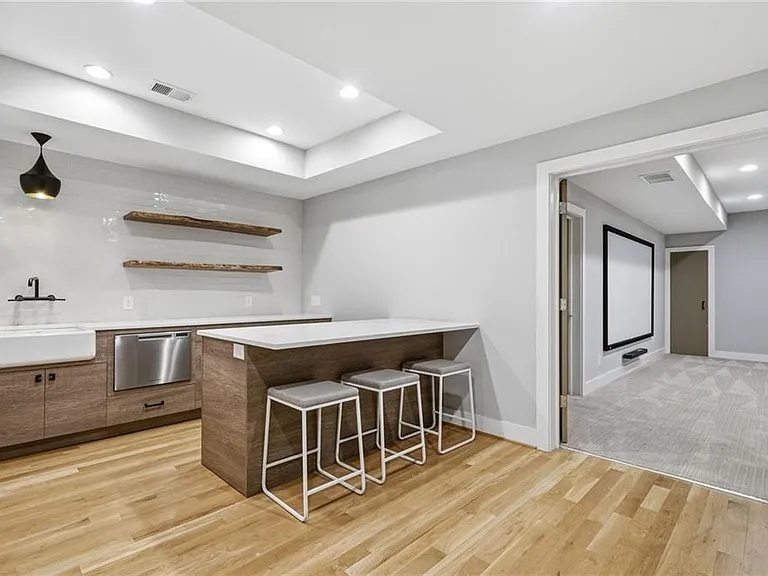 4373 Wieuca Rd NE — Photo 36