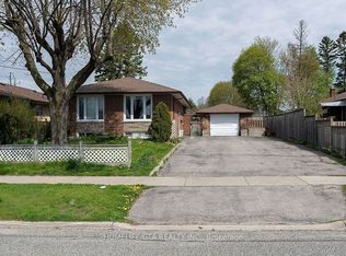 32 Brimorton Dr, Toronto, ON M1P 3Y9