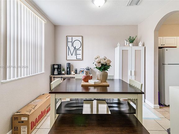 4th image of 1420 NE 33rd Ave #10515