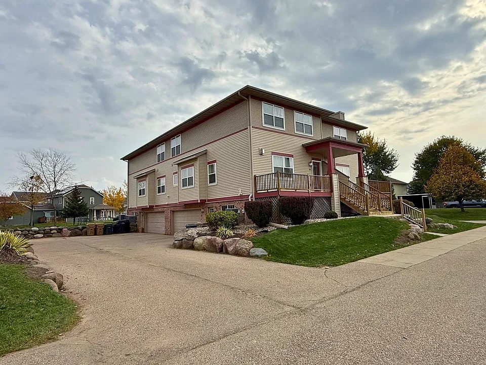 102-112 Wind Stone Dr