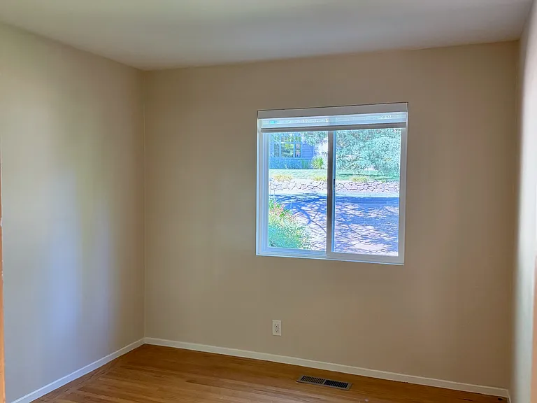 145 Austin Ln — Photo 13