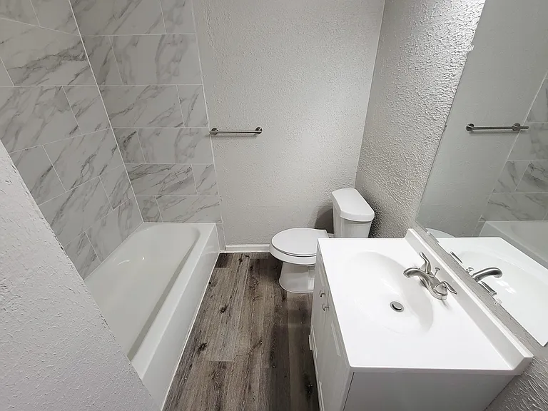 5606 Willow Glen Dr — Photo 25