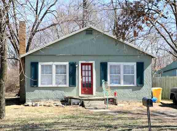 1204 Haskell Lawrence, KS listing photo #2