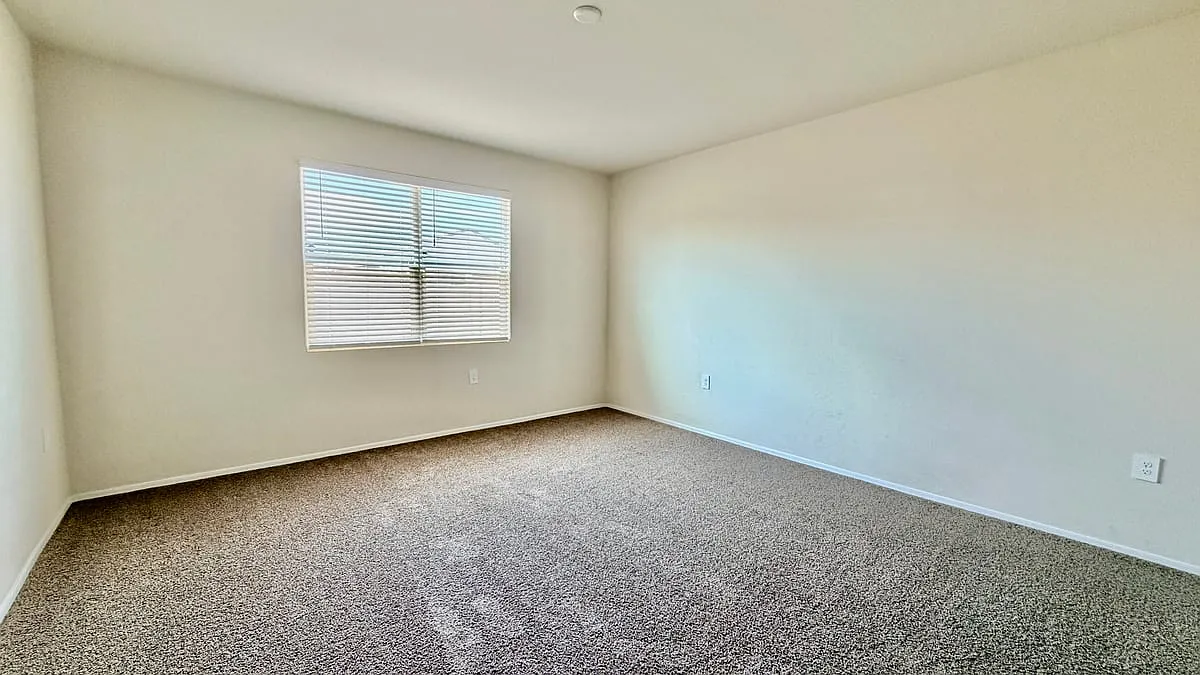35433 West San Alvarez Avenue — Photo 3