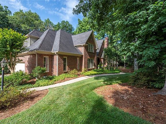 2nd image of 3909 Hazel Ln