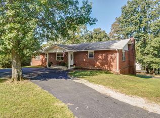 209 Lakeside Dr, Forsyth, MO 65653
