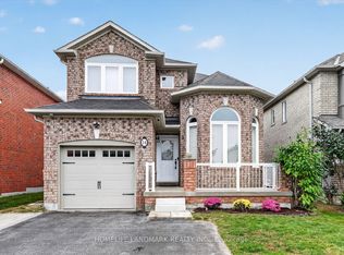 14 Floree St, Whitby, ON L1R 3B2