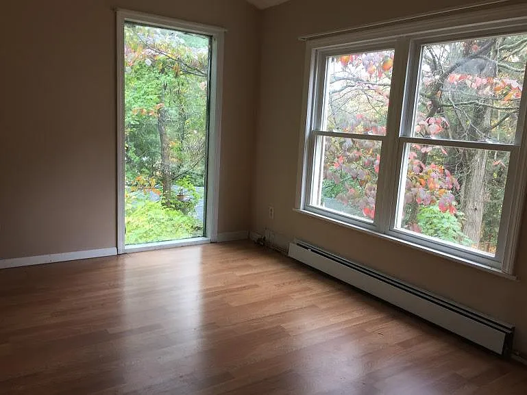 3 bed, 1100 sqft, $2,800 — Photo 4