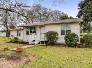800 W 3rd St, Kyle, TX 78640