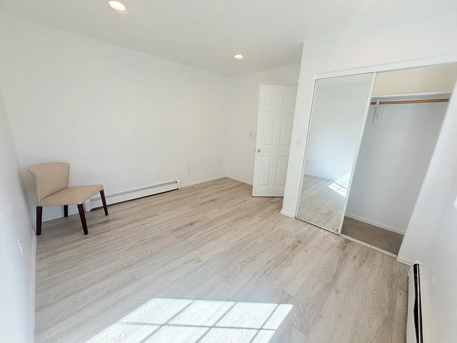 3 bed, 1250 sqft, $3,350 — Photo 1