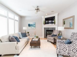 6725 Bramwell Ct, Johnston, IA 50131