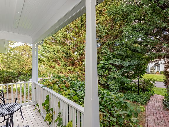 4th image of 11 Ridge Dr