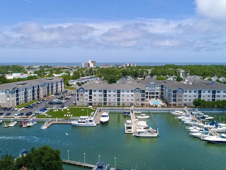 The Pearl at Marina Shores — Photo 31