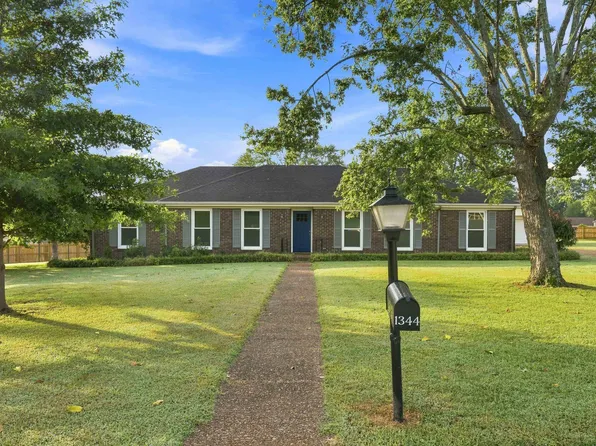 1344 Rickwood Ct, Florence, AL 35630