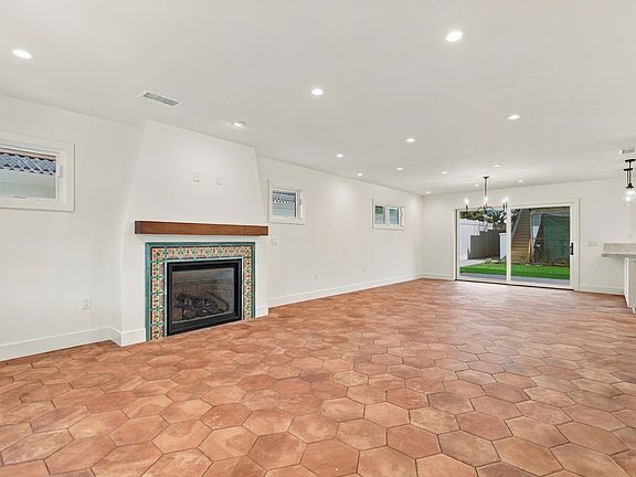 4th image of 1011 F Ave