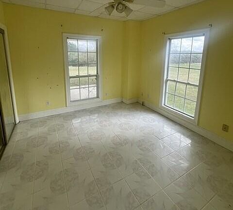5th image of 19016 Pinckneyville Rd