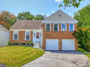 17 Dudley Ct, Sterling, VA 20165