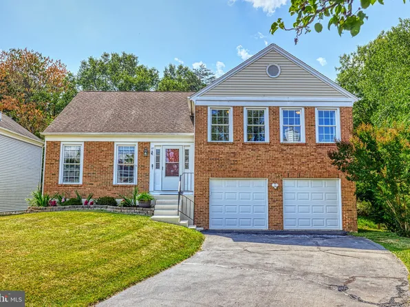 17 Dudley Ct, Sterling, VA 20165