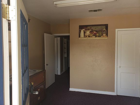 5th image of 307 Park St