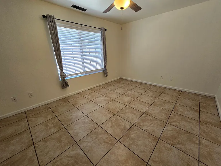 1455 N Main St — Photo 11