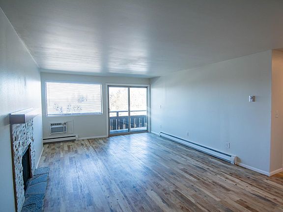 5th image of 844 W Cliff Dr APT 104