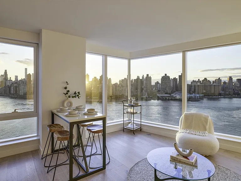 20 Halletts Point — Photo 41