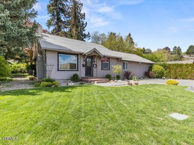 310 N 3rd St, Selah, WA, 98942