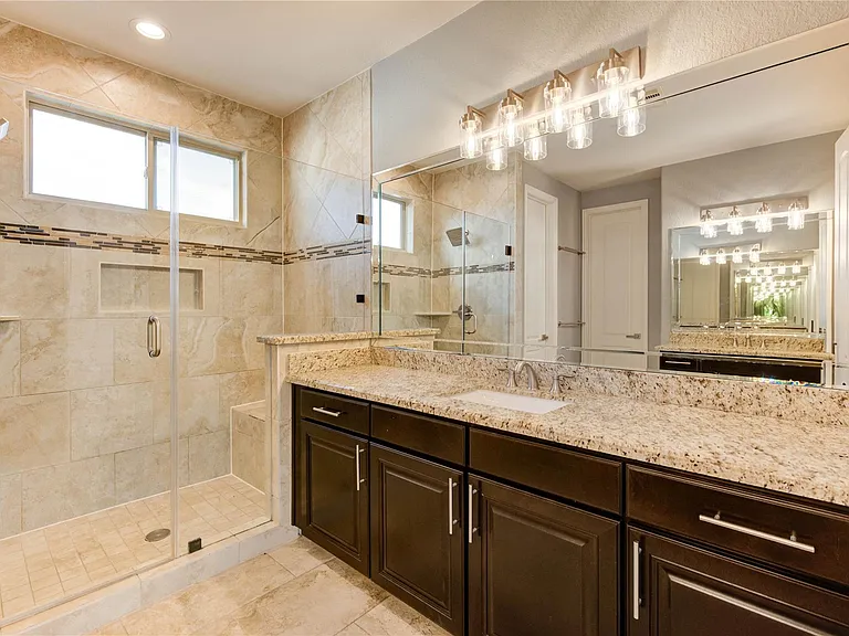 5711 Allen St — Photo 32