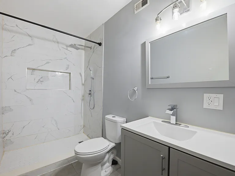 71 E 22nd St #2 — Photo 6