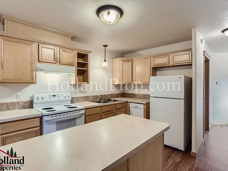 6547 SE Woodstock Blvd — Photo 8