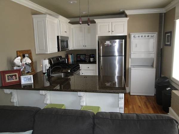 2nd image of 604 N Pine St APT 1