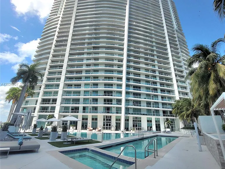 90 SW 3rd St #2208 — Photo 31