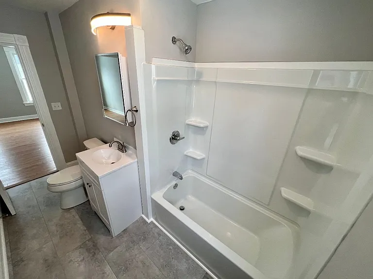 141 Laurel St — Photo 10