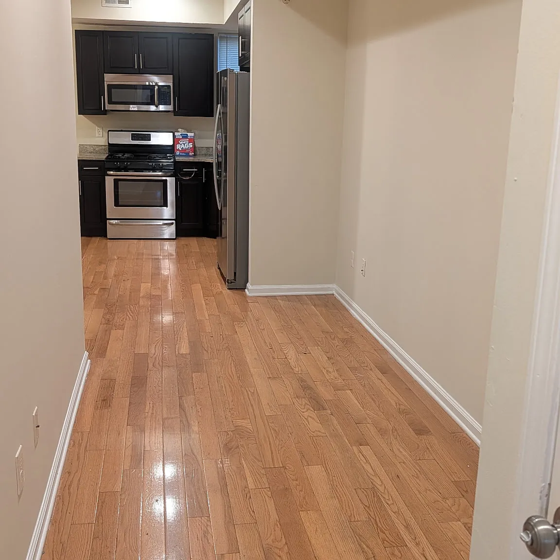 2 bed, 900 sqft, $1,500 — Photo 4