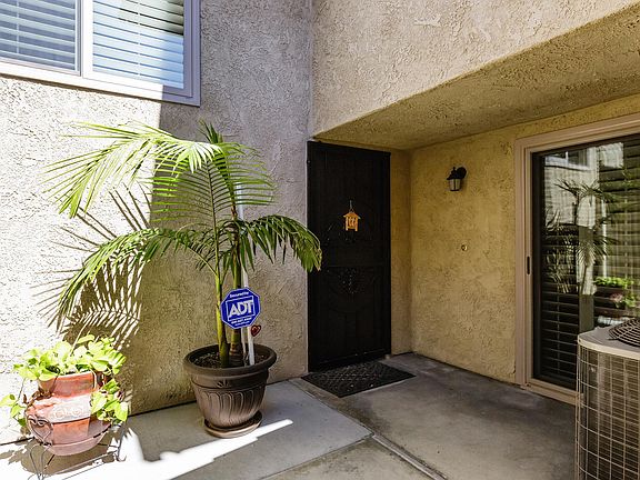 2nd image of 966 Murdoch Ln
