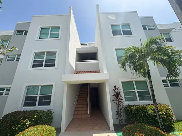 1 Cond Veredas Del Mnr, Vega Baja, PR 00693