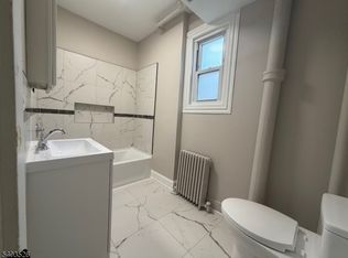 139 40th St, Union City, NJ 07087