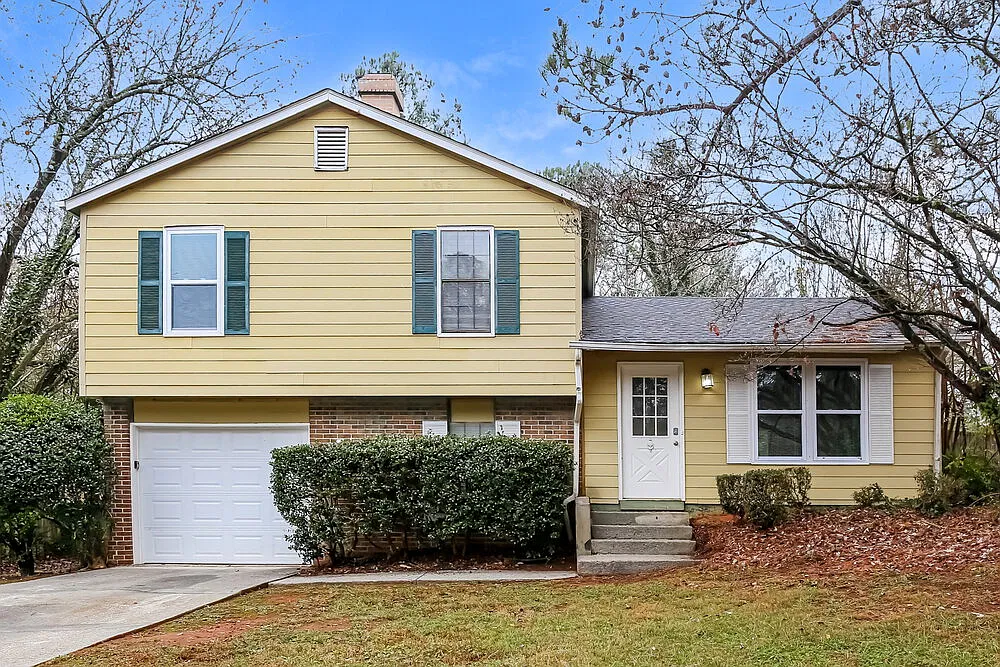 3 bed, 2.0 bath, 1344 sqft, $1,690 — Photo 1