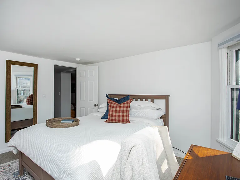 590 N Broadway #2 — Photo 5
