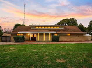 8619 Marys Creek Dr, Benbrook, TX 76116