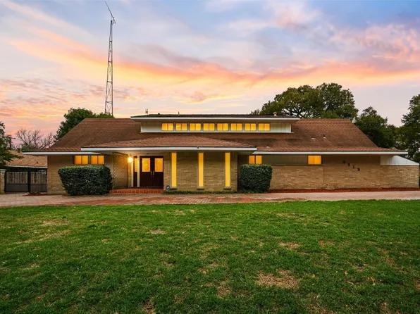 8619 Marys Creek Dr, Benbrook, TX 76116