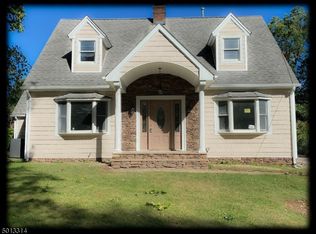 39 Walnut St, Livingston, NJ 07039