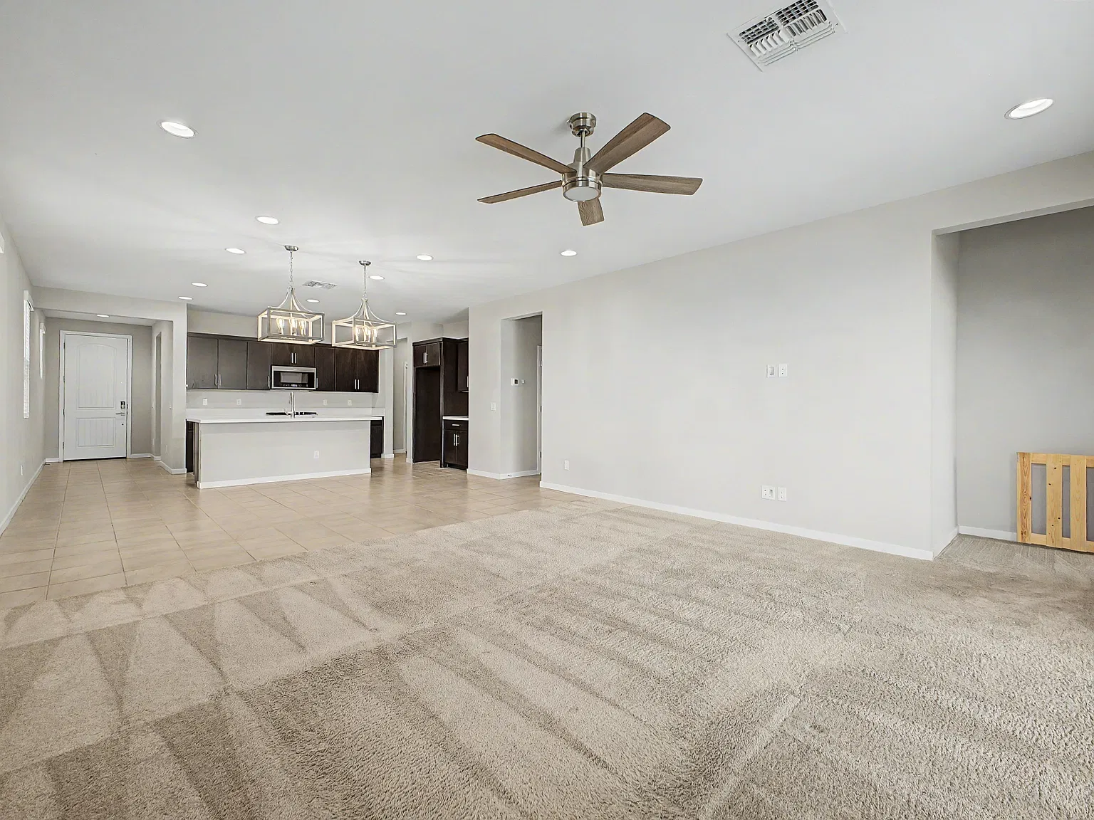 4 bed, 1876 sqft, $2,500 — Photo 4