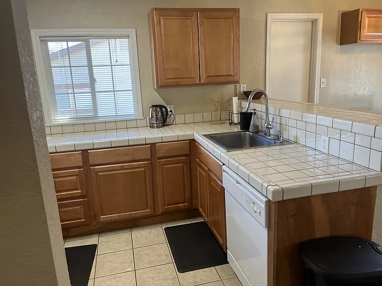 420 Vassar St #5 — Photo 14