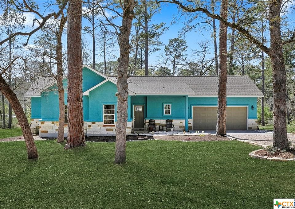 1st image of 207 S Buckhorn Dr