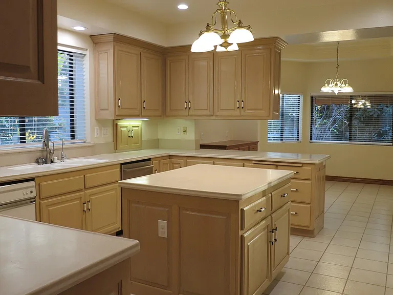 713 Pamela Cir — Photo 13